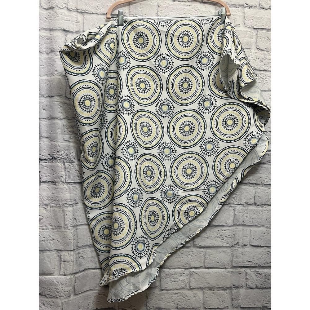 Homewear Medallion Outdoor Tablecloth Umbrella Hole & Zipper Lemon 60" Round